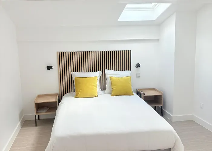 Les Du Vignoble Inn Pauillac