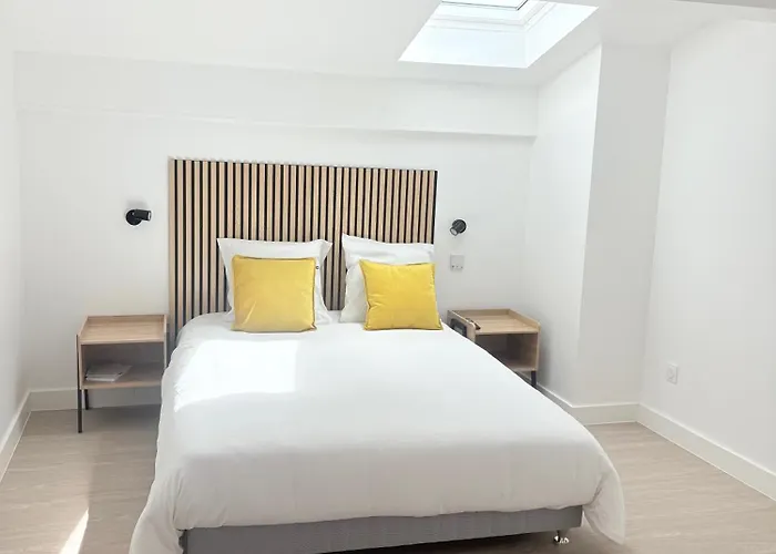 Les Du Vignoble Inn Pauillac